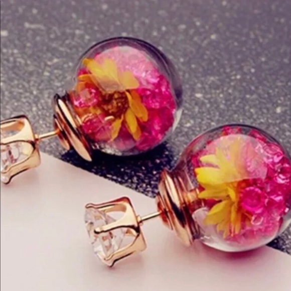Jewelry - Swarovski Crystal real dry  flower 2side earrings